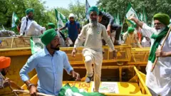 ਜ਼ਮੀਨ ਐਕੁਆਇਰ