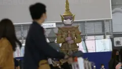 ยักษ์ที่สนามบิน