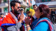 महानगरबासीसँग बालेन्द्र साह।