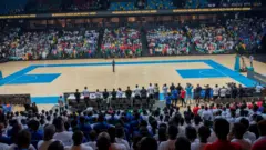 Perezida Kagame avuga ijambo mu gufungura iyi nzu y'imikino