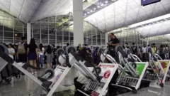 ဟောင်ကောင်လေဆိပ် ပြန်ဖွင့်