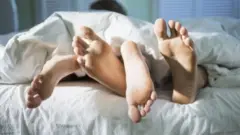 Ọkunrin ati obinrin to n ni ibalopọ