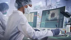 Investigadoras de coronavirus en el laboratorio