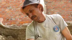 Algrian worker