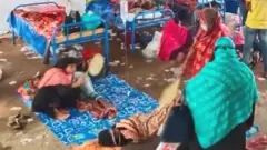 বরিশাল অঞ্চলের অধিকাংশ হাসপাতালেই এমন বাইরে সামিয়ানা টাঙ্গিয়ে অতিরিক্ত রোগীর চিকিৎসার ব্যবস্থা করতে হয়েছে। এটি বরিশাল জেনারেল হাসপাতলের ছবি