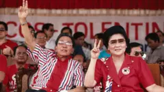 প্রেসিডেন্ট নির্বাচনের প্রচারাভিযানে ফার্দিনান্দ ও ইমেল্ডা মার্কোস