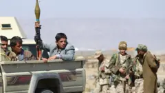 عناصر من مقاتلي جماعة الحوثي