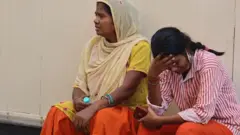 டெல்லி முண்ட்கா தீ விபத்து - குறைந்தது 27 பேர் பலி