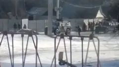 Во дворах в Харькове идут уличные столкновения.