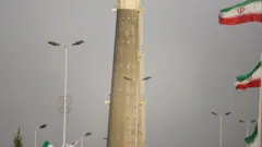 نطنز