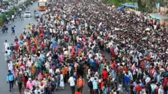 దిల్లీలో జనాలు