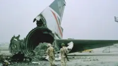 ప్రయాణికులు, సిబ్బంది దిగిన తరువాత ప్లైట్ 149ని రన్‌వేపైనే ధ్వంసం చేశారు