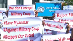 ၂၀၂၁ ဖေဖော်ဝါရီလက UN ရုံးရှေ့က ဆန္ဒပြပွဲတစ်ခု