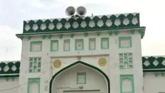 ਮਸਜਿਦ ਮੁਮਤਾਜ਼ ਸ਼ਾਹ