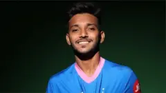 చేతన్ సకారియాకు స్కూలు రోజుల నుంచి క్రికెట్ అంటే ఇష్టం.