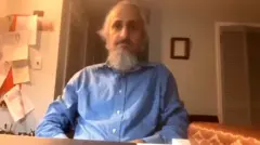 آقای نامجو در ویدئویش گفته اتهام‌ها بر اعتبار او اثر می‌گذارد و او کاری از دستش برنمی‌آید
