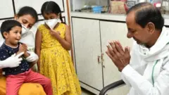 కల్నల్ సంతోష్ భార్య సంతోషికి డిప్యూటీ కలెక్టర్‌గా నియామక ఉత్తర్వులను తెలంగాణ ముఖ్యమంత్రి కేసీఆర్ స్వయంగా అందించారు