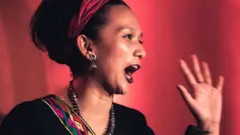 မတရားမှုက တွန်းပို့လို့ အမျိုးသမီးရေး ရှေ့ထွက်ရပ်တည်ခဲ့သူ