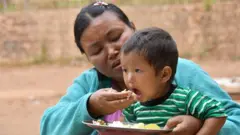 ရိက္ခာအပြင် ဆေးဝါးကုသဖို့ပါ အခက်အခဲဖြစ်