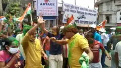 কলকাতায় তৃণমূল কংগ্রেস সমর্থকদের আগাম উদযাপন।