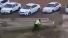 جماهير غاضبة تطارد حكم مباراة سوداني حتى منزله