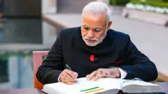 नरेंद्र मोदींचं मिशन 10 लाख नोकर भरती.... विरोधी पक्ष काय म्हणाले?