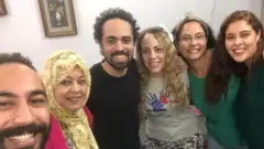qaraabadiisa ayaa sawirkaan soo dhigay baraha bulshada