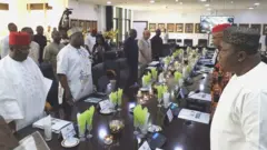 Nzukọ ndị gọvanọ ọwụwanyanwụ n'Enugwu