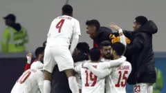 لاعبو البحرين يحتفلون