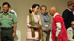 ဒေါ်အောင်ဆန်းစုကြည်နဲ့ KNU ဥက္ကဋ္ဌ ဗိုလ်ချုပ်ကြီးစောမူတူးစေးဖိုး