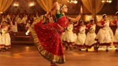 করোনাভাইরাসের কারণে কঙ্গনা রানাউতকে তার ছবির শ্যুটিং বন্ধ করে দিতে হয়েছে