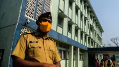 Policeman outside Bhandara hospital