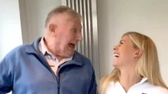 Joe Allington et sa petite-fille