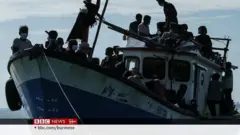 ဘင်္ဂလား ပင်လယ်အော်ထဲမှာ ရိုဟင်ဂျာလှေမှောက်