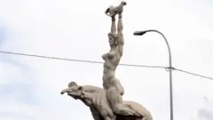 Réplica de la estatua de María Lionza