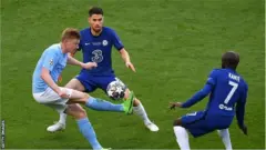Kevin de Bruyne, Jorginho fi N'Golo Kante xumura Shaampiyoonsi Liigii irratti yeroo taphatan
