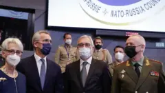 شورای ناتو-روسیه برای اولین بار بعد از ۲۰۱۹ جلسه برگزار می کرد - از راست الکساندر فومین، الکساندر گروشکو، ینس استولتنبرگ و وندی شرمن