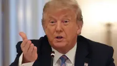 Ông Trump từ chối chia sẻ các tài liệu liên quan đến tài sản và hoạt động kinh doanh của mình.