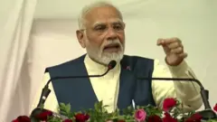 नरेंद्र मोदी