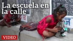 Niña en una escuela en India