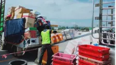 ထိုင်းဘက် က အသီးအနှံနဲ့ သားငါးတွေမြန်မာဘက် ကိုတင်ပို့