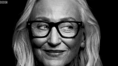 60 மாடலிங் பெண்