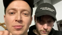Rusya'nın önde gelen rap müzisyenlerinden Oxxxymiron (solda) İstanbul'daki konserinden önce bu fotoğrafı paylaştı