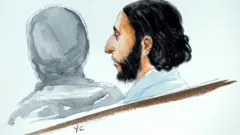 Salah Abdesselam, 2016 yılında polis memurlarını yaralamaktan yargı önündeyken, temsili resim.