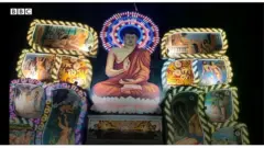 ලන්ඩන් හැඩ කළ පොසොන් තොරණ