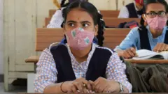 विद्यार्थिनी