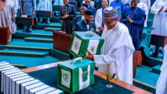 President Muhammadu Buhari dey President di 2020 budget estimate on Tuesday