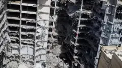 نمایی از ساختمان متروپل