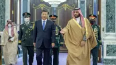 ولي العهد السعودي في استقبال شي جينبينغ