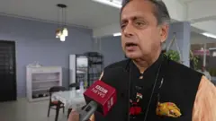 शशि थरूर